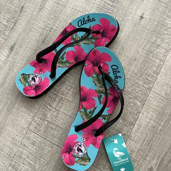 COCoNeNe Hawaiian Flip Flops/Slippers - Picture 2 of 3